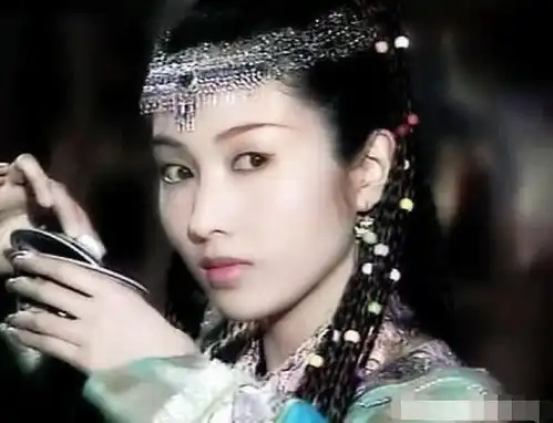 大草原绝色女子,老可汗死后2儿子不急于夺权,而要夺她这个后妈