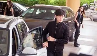 许开阳变炫酷保镖酷炫飙车大展撩妹技巧
