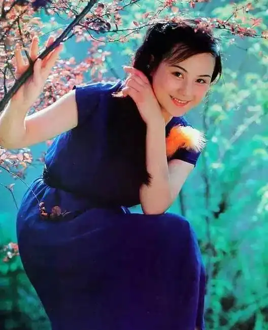 57岁朱碧云,巅峰时嫁给留洋博士,如今两个儿子都是哈佛高材生