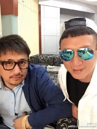 孙红雷和黄磊接吻了