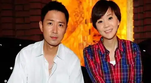 情深深雨蒙蒙中是兄妹,戏外是夫妻,结婚13年依旧恩爱如初
