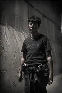 组图火锅英雄曝陈坤伤妆剧照心疼ing...
