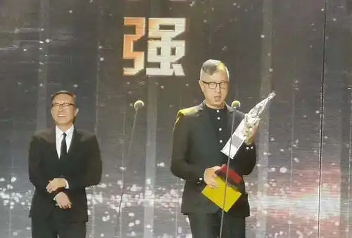 梁朝伟和刘德华同框,杨受成租下总统套房,香港电影还靠庄文强