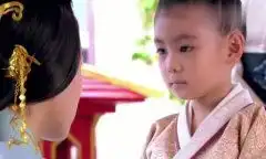 云中歌毛晓彤饰演的太皇太后,满脸的胶原蛋白,太年轻了吧
