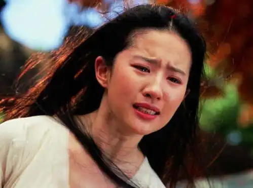 花木兰曝光大量剧照,刘亦菲的手太丑了,但每个人看了都想点赞
