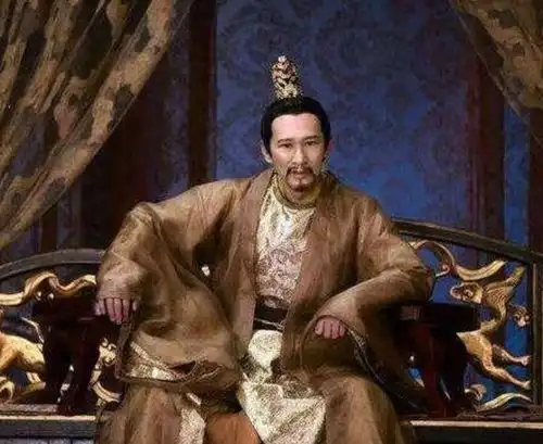 杨贵妃认安禄山当干儿子,唐玄宗给他高官厚禄,他为何仍要反唐
