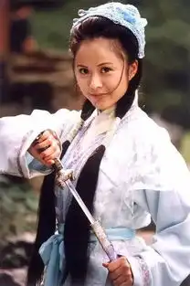 她曾是张国立爱女,痴恋48岁大叔被弃,如今与45岁擎苍共度三生三世