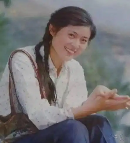 我就想问问她年轻时的模样惊艳到你了吗