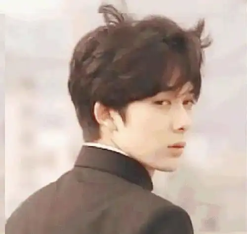 宁愿被封杀也不肯分手不婚不育十年0绯闻果然帅哥都是痴情种
