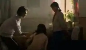 李小璐昔日全裸剧照流出尺度大胆曾与黑大叔热吻
