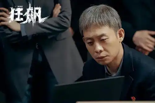 脂粉气重就别演警察了,4位出道前的真警察告诉你,啥是英雄本色