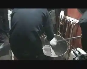 从来宾首富到绝命毒师,军用手雷随身携带,来听听他讲述自己是如何沉沦的
