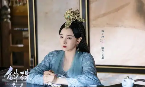 陈伟霆杨幂新剧即将上线,男主发型遭吐槽,两缕头发像鲶鱼须
