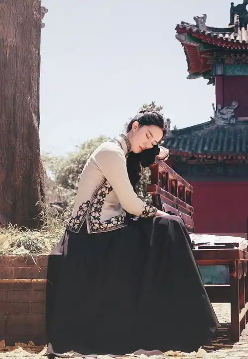 刘亦菲在南烟斋笔录,光是剧照都令人怦然心动