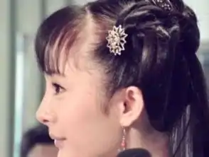 杨幂罕见古装旧照曝光好青葱好可爱
