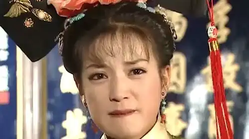 皇后戴春荣拍还珠格格时,差点被赵薇和林心如按进水缸淹死
