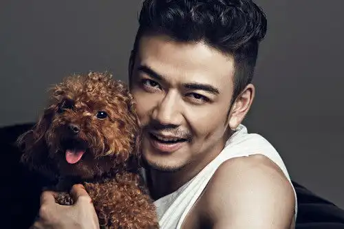 36岁型男杨烁,隐藏9年的妻子,原来是快乐星球中的她