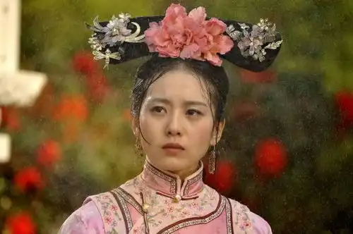刘诗诗水逆遭出轨生子恶闻轮番轰炸,连故宫剧照都被吐槽面瘫
