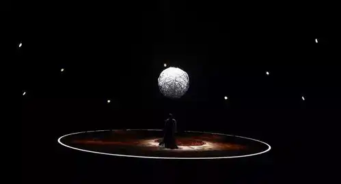 演出推荐为什么这么多人都要排演哈姆雷特
