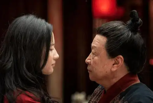 刘亦菲晒素颜照,五官清秀毫无偶像包袱,果然她的美跟闹着玩似的
