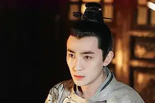 朱一龙愿意做表演艺术的信徒,在表演道路上匍匐前行
