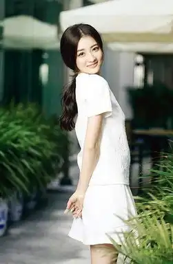 新生代艺校最红校花女神应性感还是清纯
