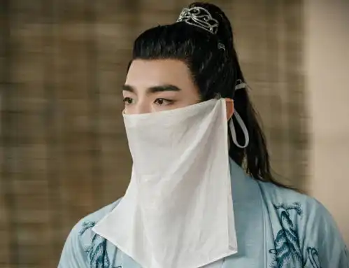 杜若溪晒与老公合照,评论区留言好热闹,都让严屹宽出来拍古装戏