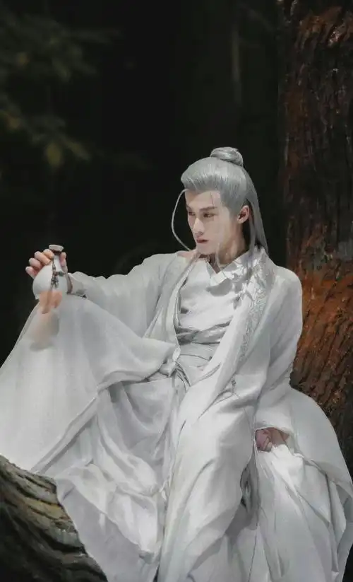 8月8号,杨紫和檀健次冲上热搜,引发热议