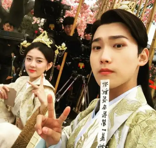 双2服饰造型赶超双1,男二颜值吊打男一,一切都变了