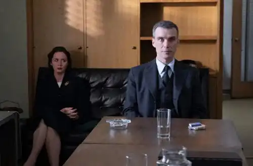 奥本海默一个太过完整的故事,一个没有答案的设问
