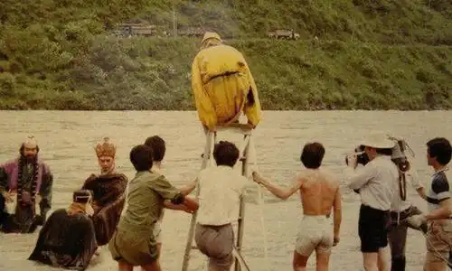 西游记幕后剧照曝光唐僧抽烟,八戒玩摄影真的太穿越了