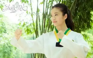 陪姐姐去拍戏时被导演看中出道,19岁的她却已闯荡娱乐圈13年
