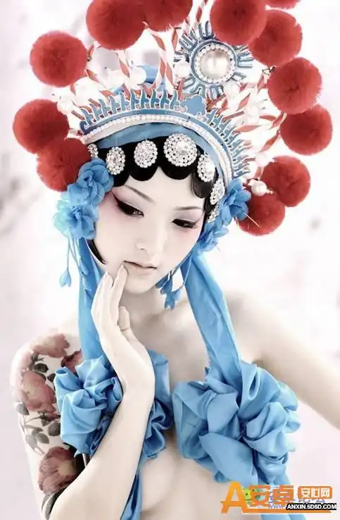 大家帮忙看一下这张图片是哪位艺人,就是一个女性的京剧头像
