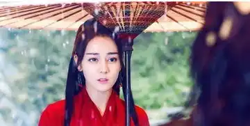 美人撑伞,赵丽颖杨紫佟丽娅杨幂刘亦菲刘诗诗霍思燕,谁仙气飘飘
