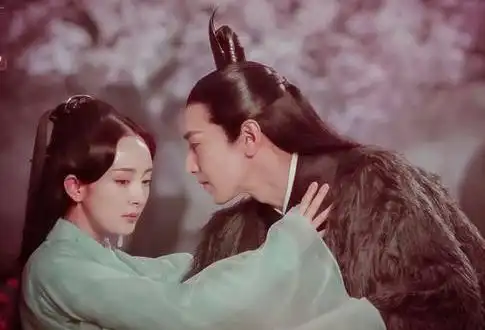 天生自带cp感的女星,被大家称为男神收割机,赵丽颖上榜