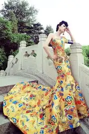 芙蓉姐姐再度挑战中国风龙袍写真叫板范冰冰