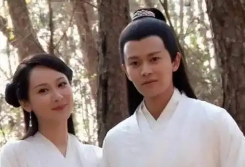 圈中很多男星都入了杨紫的坑,而杨紫只有和他合照的时候满脸幸福,网友支持
