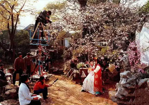 87版红楼梦幕后花絮宝黛读西厢的拍摄背景原来是这样的