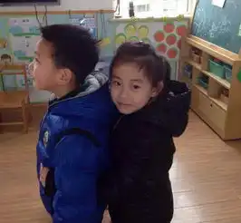 何以笙箫默幼儿园版萌娃秀恩爱受不鸟