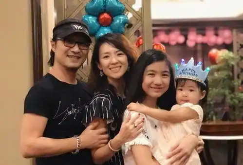 汪峰前女友又来蹭汪峰章子怡一家流量,反被网友吐槽没文化