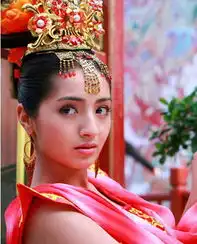 深扒娱圈少数民族女星佟丽娅隐婚古力娜扎造假
