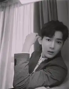 熊梓淇新剧对的时间对的人剧照曝光女主比谭松韵都可爱