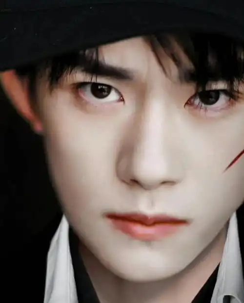 易烊千玺长津湖剧照曝光,满脸脏兮兮,已成影史票房第一
