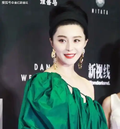 3年了,昔日的红毯女王,终究还是回来了
