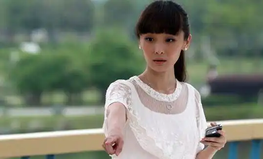 谋女郎李曼颖儿让她爆红,与罗晋有过恋情,今与洪金宝儿子相爱
