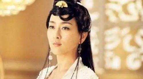 细数明星们的辣眼造型,赵丽颖刘亦菲上榜,这是得罪造型师了吧