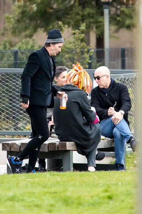 黑客帝国4柏林补拍片场照基努大胡子没了