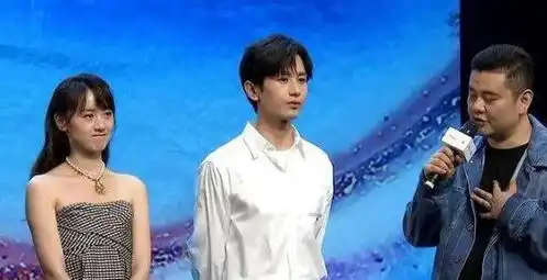 强行洗白云歌会主持人,曝光成毅避嫌,是受人指使临时行为
