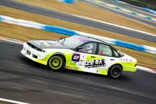 带你看经典红旗劳斯莱斯保时捷免费体验头文字d汽车飘移