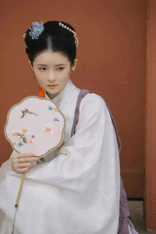 节后第一天上班的你...
